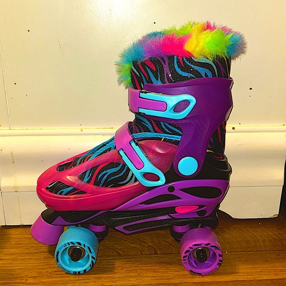 ROLLER DERBY SKATES/BLADES - Picture 2 of 4